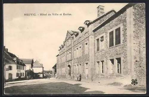 AK Neuvic, Hôtel de Ville et Écoles