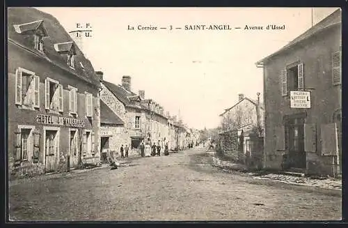 AK Saint-Angel, Avenue d`Ussel avec hôtel et passants