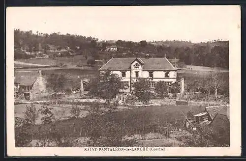 AK Saint-Pantaléon-de-Larche, Vue de la maison et des paysages environnants