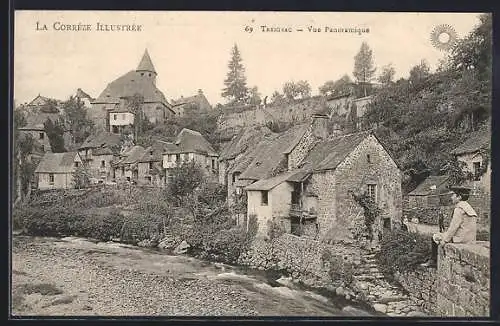 AK Treignac, Vue panoramique du village et de la rivière