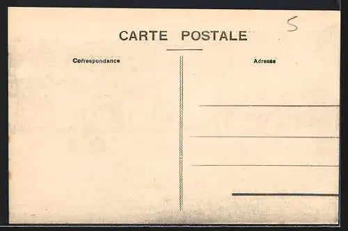 AK Port-Vendres, Vue générale du Bassin avec navire amarré