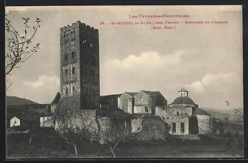 AK Saint-Michel-de-Cuxa, Vue de l`ensemble de l`abbaye et de la tour imposante