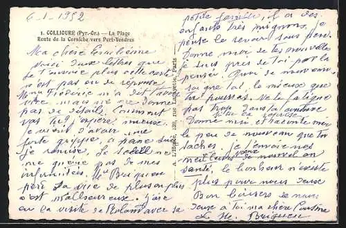 AK Collioure, La Plage avec bateaux de pêche et vue sur les collines environnantes