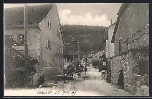 AK Cornaux, Strassenpartie mit Menschen