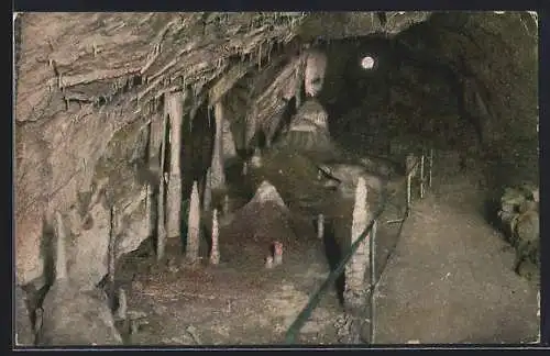 AK Rübeland im Harz, Hermannshöhle, Die Kanzel mit Denkmal