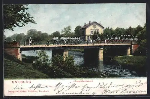 AK Lüneburg, Parade auf der Lösegrabenbrücke