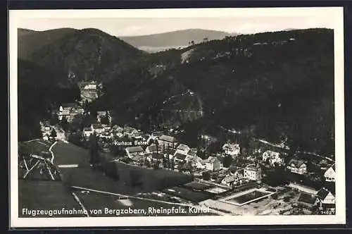 AK Bergzabern /Rheinpfalz, Fliegeraufnahme der Ortschaft mit Kurhaus Behret