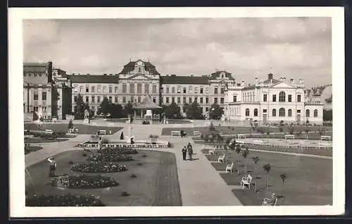 AK Mlada Boleslav, Parkanlagen und Brunnen