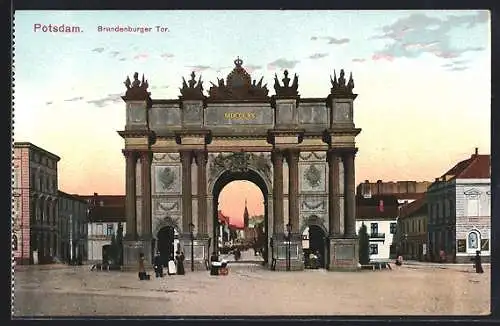 AK Potsdam, am Brandenburger Tor