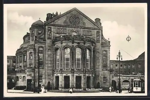 AK Wuppertal-Barmen, Stadttheater mit Strassenbahn