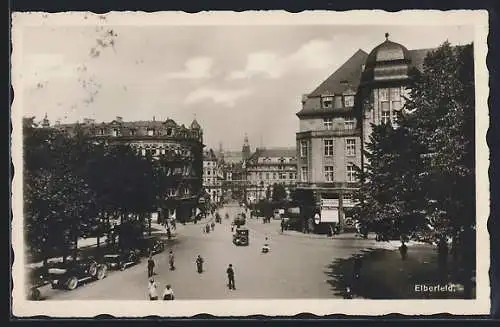 AK Elberfeld, Strassenpartie mit Passanten