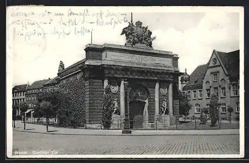 AK Wesel, Berliner Tor mit Strassenpartie