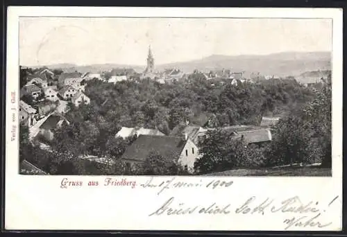 AK Friedberg, Ortsansicht mit Strasse, Kirche und Bergpanorama aus der Vogelschau