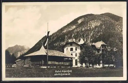 AK Pertisau am Achensee, Hotel Alpenhof mit Bergen