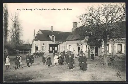 AK Dampierre-en-Gracay, La Place avec des enfants jouant devant les maisons