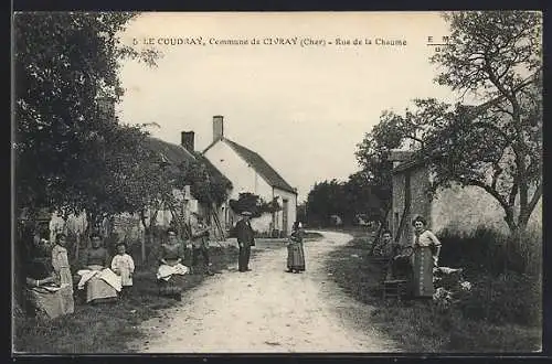 AK Le Coudray, Rue de la Chaume avec villageois et maisons rurales