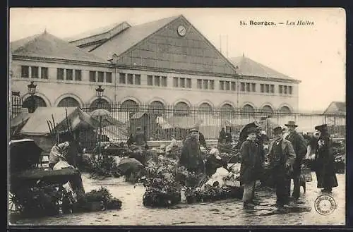 AK Bourges, Les Halles et marché animé devant la halle