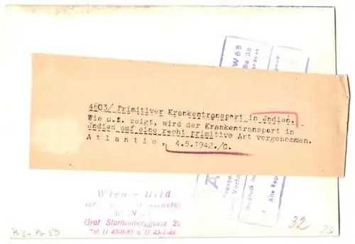 Fotografie Atlantic, Ansicht Indien, Krankentransport mit einer Sänfte 1942