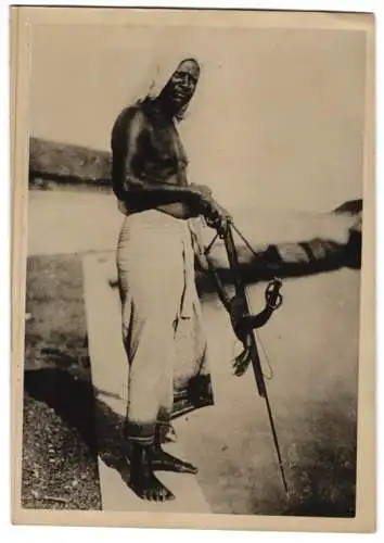 Fotografie Indien, Fischer mit Armbrust 1942