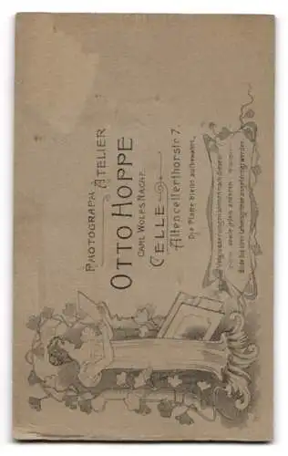 Fotografie Otto Hoppe, Celle, Altenkellerthor Strasse 7, Uffz. des 77. Regiments in Uniform