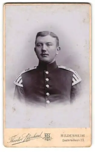 Fotografie Theodor Reinhard, Hildesheim, Goslarschestrasse 23, Junger Soldat des 79. Regiments, Militärmusiker