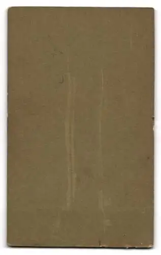 Fotografie Wilhelm Riege, Lüneburg, Stintmarkt 16, Soldat des 16. Regiments in Uniform mit Degen und Portepee