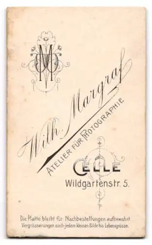 Fotografie Wilh. Margraf, Celle, Wildgartenstrasse 5, Militärmusiker des 77. Regiments in Uniform mir Schützenschnur