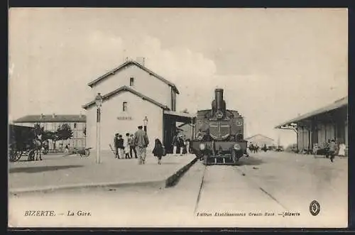 AK Bizerte, La Gare, Lokomotive im Bahnhof