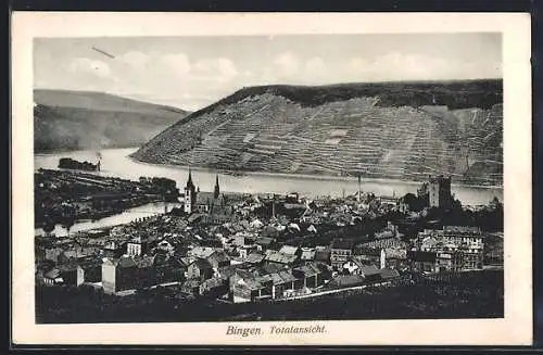 AK Bingen / Rhein, Totalansicht mit Ufer