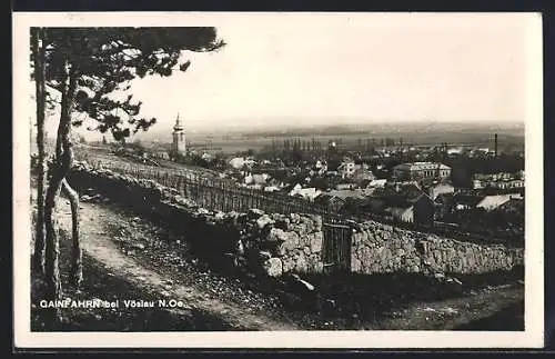 AK Gainfahrn bei Vöslau, Teilansicht mit Kirche