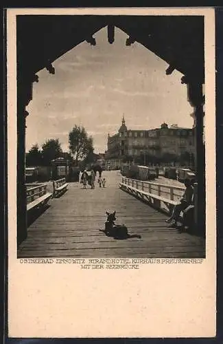 AK Zinnowitz, Strandhotel Kurhaus Preissenhof von der Seebrücke