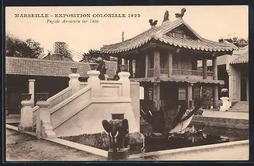 AK Marseille, Exposition Coloniale 1922, Pagode Annamite sur l'eau