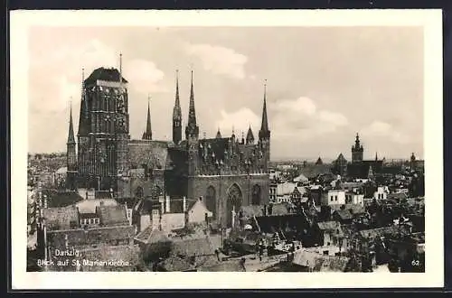 AK Danzig / Gdansk, Blick auf St. Marienkirche