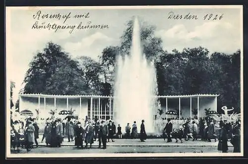 AK Dresden, Jubiläums-Gartenbau-Ausstellung 1926, Der Rosenhof mit Leuchtspringbrunnen