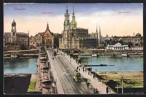 AK Dresden, Strassenbahnen auf der Friedrich-August-Brücke