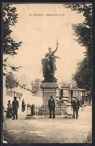 AK Tulle, Monument Loyd et scène urbaine animée