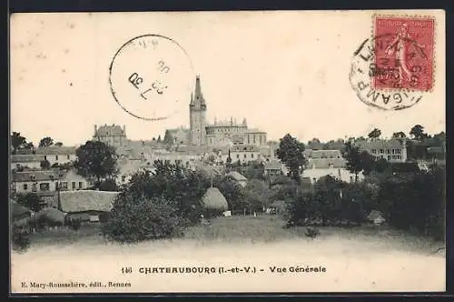 AK Châteaubourg, Vue générale de la ville et de son église imposante