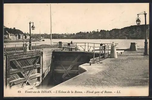 AK Dinan, L`Écluse de la Rance et vue sur la rivière