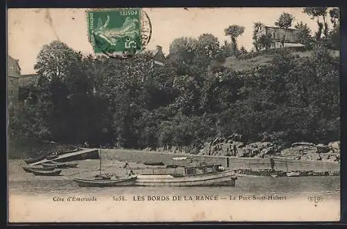 AK Saint-Hubert, Les bords de la Rance avec bateaux amarrés