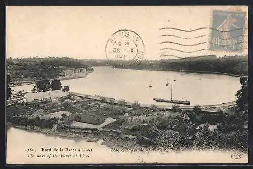 AK Livet, Bord de la Rance avec vue sur bateaux et paysage côtier