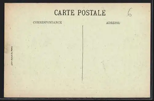 AK Dinard, Rue du Casino animée avec commerces et passants
