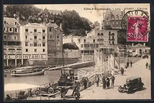 AK Dinard, L`Arrivée avec voitures et bateaux sur la Côte d`Émeraude