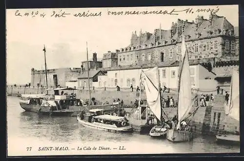 AK Saint-Malo, La Cale de Dinan avec bateaux et remparts historiques