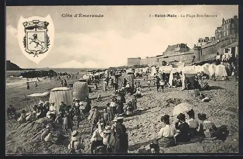 AK Saint-Malo, La Plage Bon-Secours animée de baigneurs et de tentes sur la Côte d`Émeraude