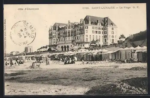 AK Saint-Lunaire, La Plage avec grand hôtel en arrière-plan