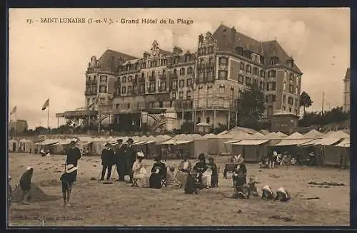 AK Saint-Lunaire, Grand Hôtel de la Plage et scène animée sur la plage