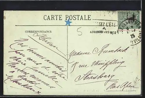 AK Saint-Servan, La Plage des Bas-Sablons avec baigneurs et vue sur les bâtiments en bord de mer