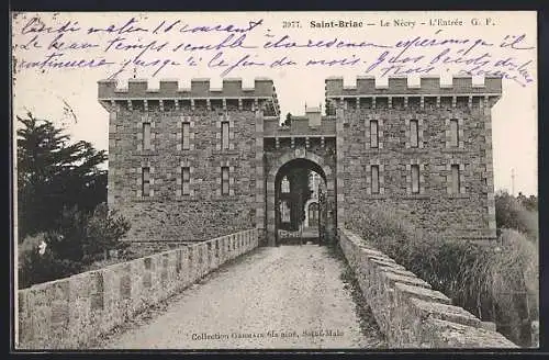 AK Saint-Briac, L`Entrée du Nessay avec pont et fortifications