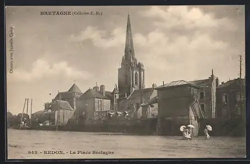 AK Redon, La Place Bretagne et l`église en arrière-plan