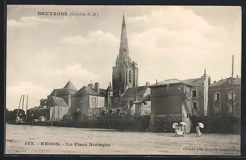 AK Redon, La Place Bretagne et l`église en arrière-plan